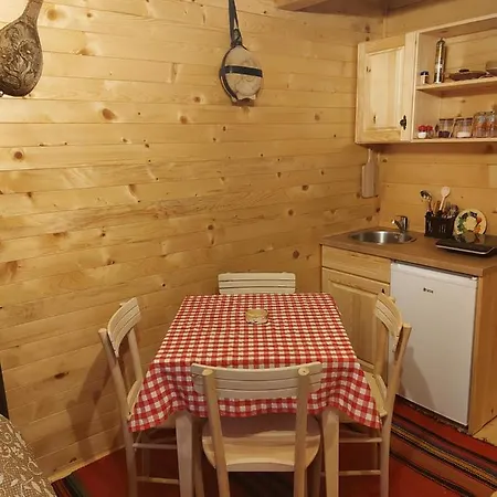 Etno Domacinstvo Uvacki Konaci